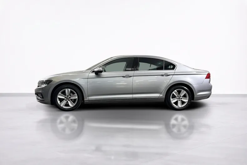 Volkswagen Passat din 2021 cu 78.178 km - oferta VOL246451 - foto 2