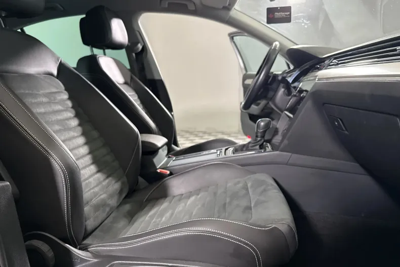 Volkswagen Passat din 2021 cu 78.178 km - oferta VOL246451 - foto 11
