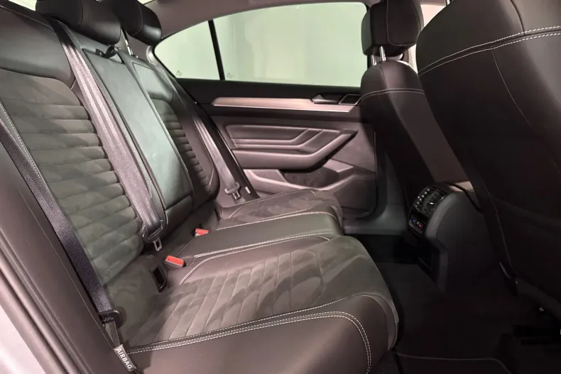 Volkswagen Passat din 2021 cu 78.178 km - oferta VOL246451 - foto 12