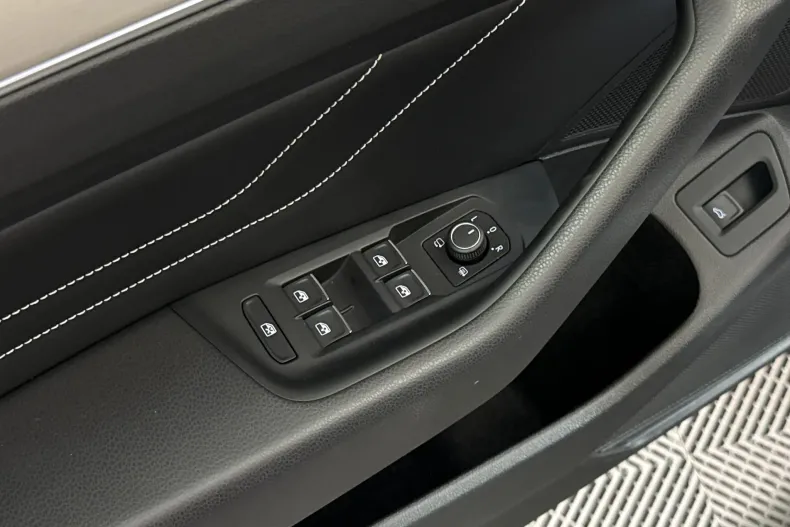 Volkswagen Passat din 2021 cu 78.178 km - oferta VOL246451 - foto 14