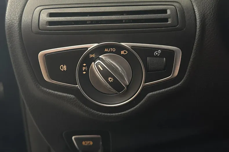 Mercedes-Benz GLC 200 (Clasa GLC) din 2020 cu 136.544 km - oferta MER246453 - foto 15