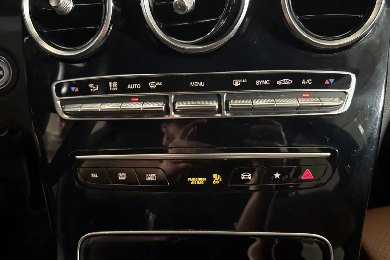 Mercedes-Benz GLC 200 (Clasa GLC) din 2020 cu 136.544 km - oferta MER246453 - foto 18