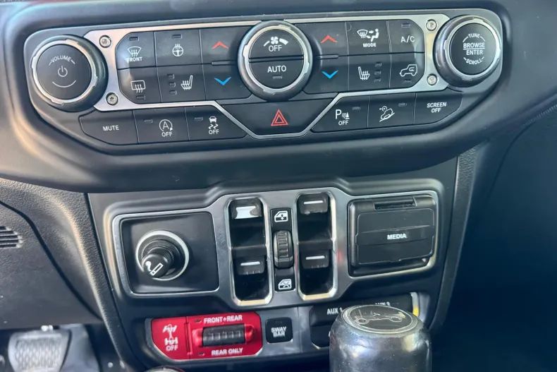 Jeep Wrangler din 2020 cu 129.293 km - oferta JEE246459 - foto 26