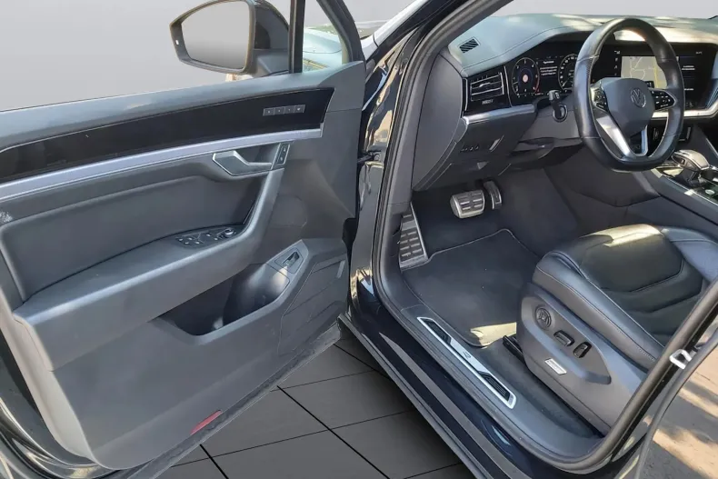 Volkswagen Touareg din 2022 cu 134.196 km - oferta VOL246466 - foto 7