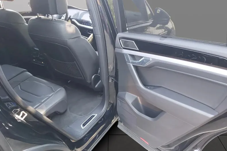 Volkswagen Touareg din 2022 cu 134.196 km - oferta VOL246466 - foto 16