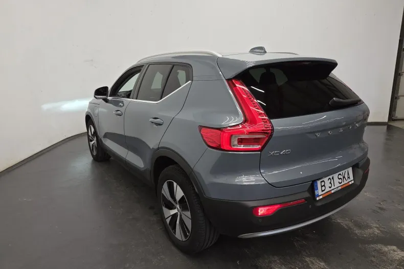Volvo XC40 din 2021 cu 72.735 km - oferta VOL246468 - foto 1