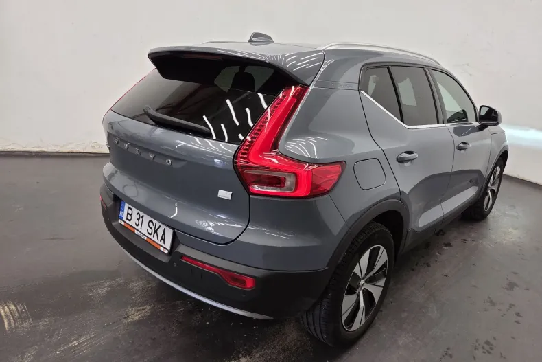 Volvo XC40 din 2021 cu 72.735 km - oferta VOL246468 - foto 2