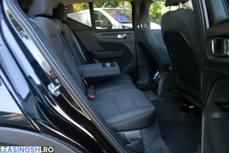 Volvo XC40 din 2021 cu 142.297 km - oferta VOL246470 - foto 6