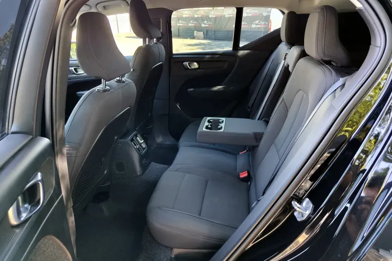 Volvo XC40 din 2021 cu 142.297 km - oferta VOL246470 - foto 28