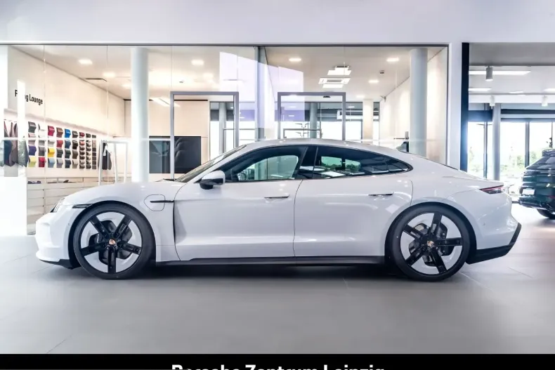 Porsche Taycan din 2025 cu 9.900 km - oferta POR246522 - foto 2