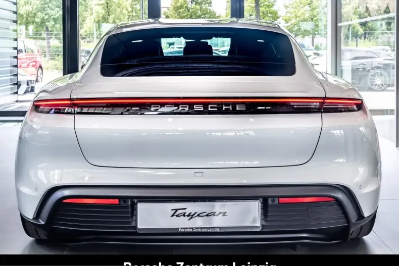 Porsche Taycan din 2025 cu 9.900 km - oferta POR246522 - foto 4