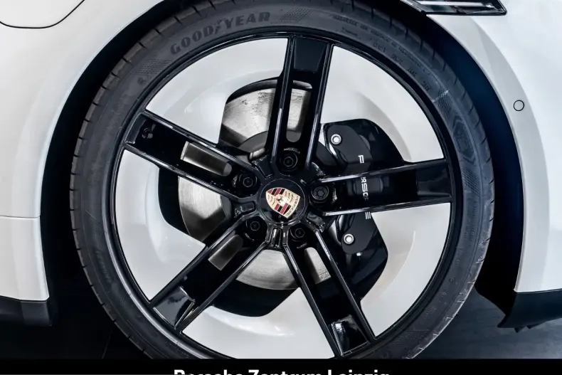 Porsche Taycan din 2025 cu 9.900 km - oferta POR246522 - foto 9
