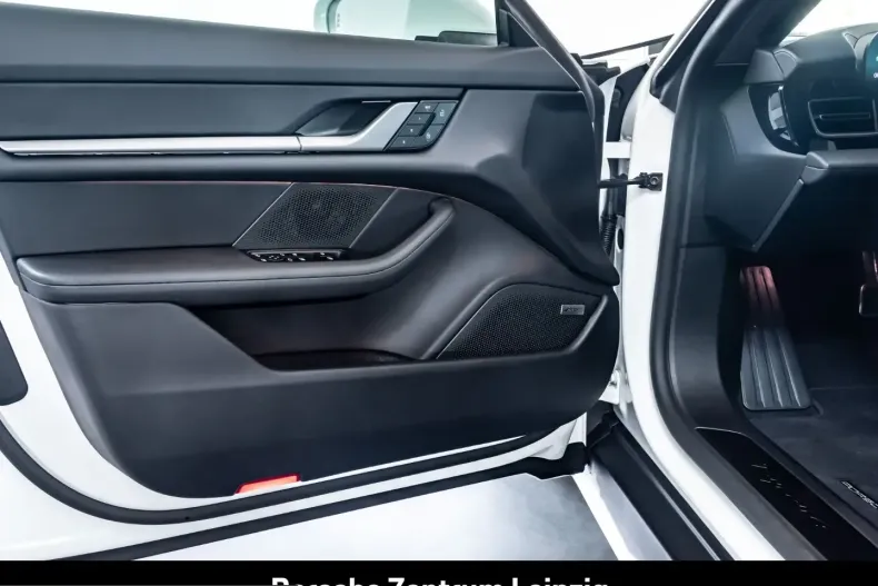 Porsche Taycan din 2025 cu 9.900 km - oferta POR246522 - foto 18