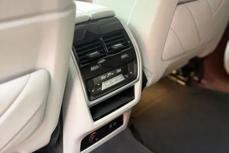 BMW XM (Seria X) din 2023 cu 47.490 km - oferta BMW246553 - foto 36