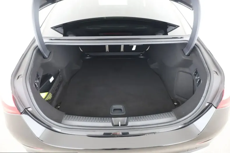 Mercedes-Benz E 220 (Clasa E) din 2025 cu 28.102 km - oferta MER246558 - foto 10