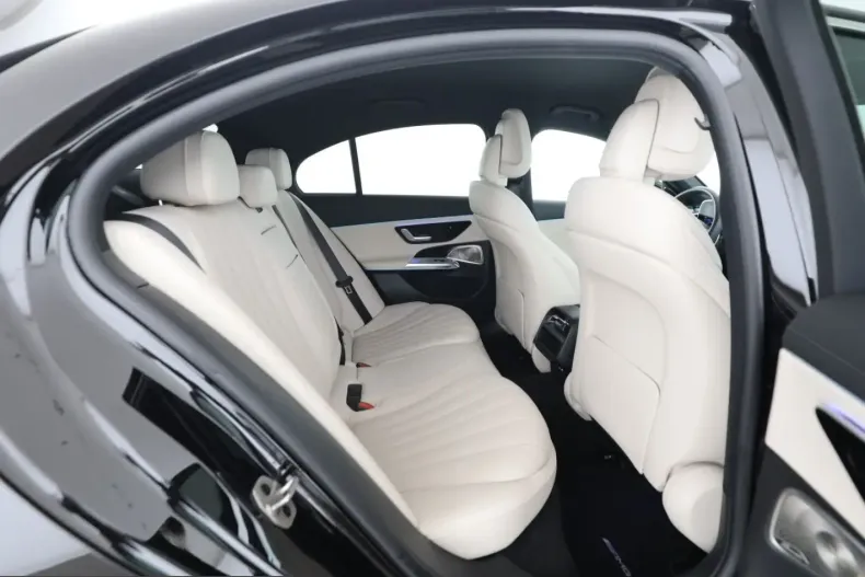 Mercedes-Benz E 220 (Clasa E) din 2025 cu 28.102 km - oferta MER246558 - foto 11