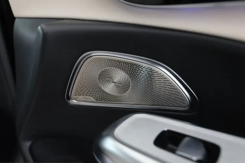 Mercedes-Benz E 220 (Clasa E) din 2025 cu 28.102 km - oferta MER246558 - foto 17