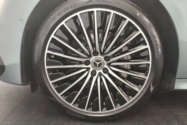 Mercedes-Benz E 220 (Clasa E) din 2023 cu 16.199 km - oferta MER246560 - foto 8