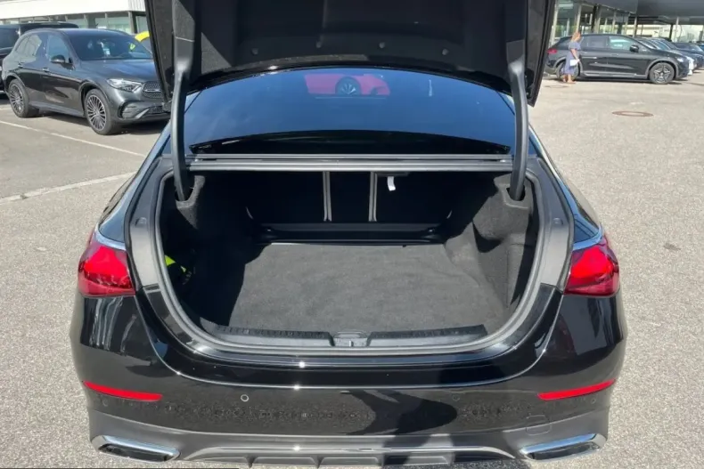 Mercedes-Benz E 220 (Clasa E) din 2025 cu 20.000 km - oferta MER246561 - foto 15