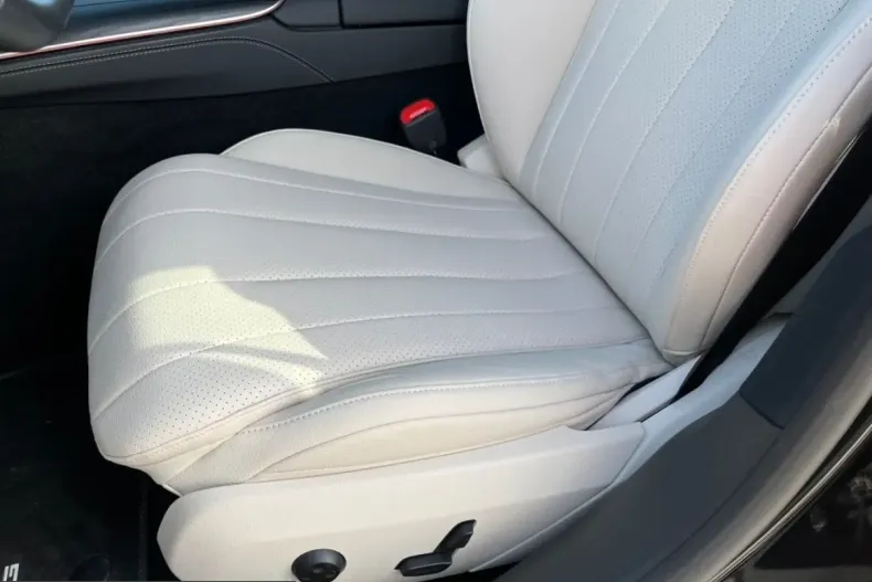 Mercedes-Benz E 220 (Clasa E) din 2025 cu 20.000 km - oferta MER246561 - foto 18