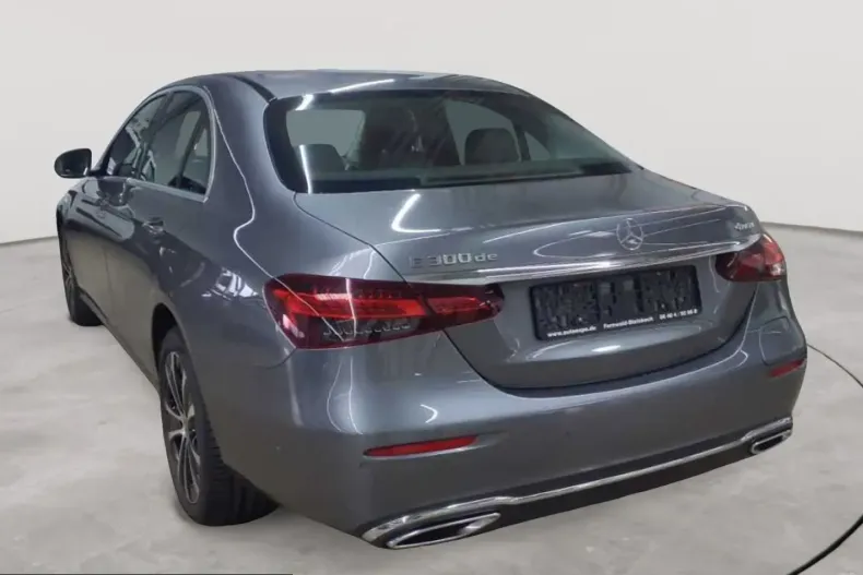 Mercedes-Benz E 300 (Clasa E) din 2022 cu 93.478 km - oferta MER246576 - foto 5