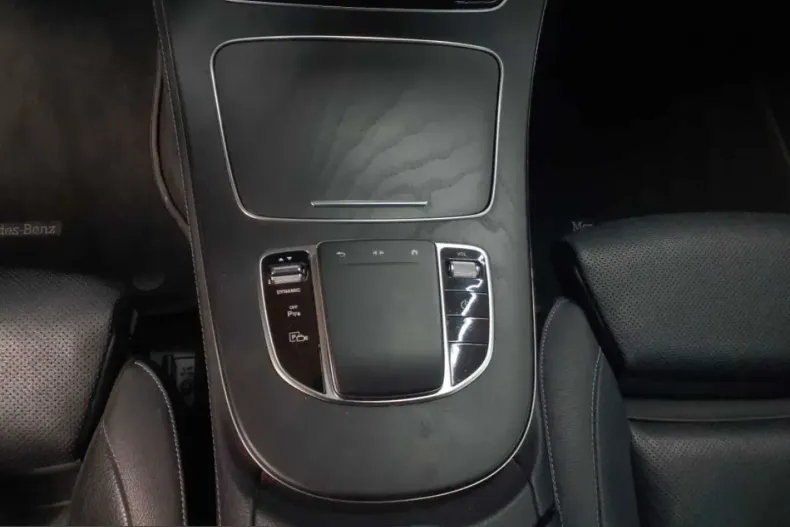 Mercedes-Benz E 300 (Clasa E) din 2022 cu 93.478 km - oferta MER246576 - foto 10