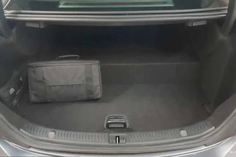 Mercedes-Benz E 300 (Clasa E) din 2022 cu 93.478 km - oferta MER246576 - foto 15