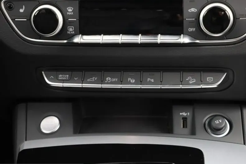 Audi Q5 din 2025 cu 9.210 km - oferta AUD246608 - foto 11