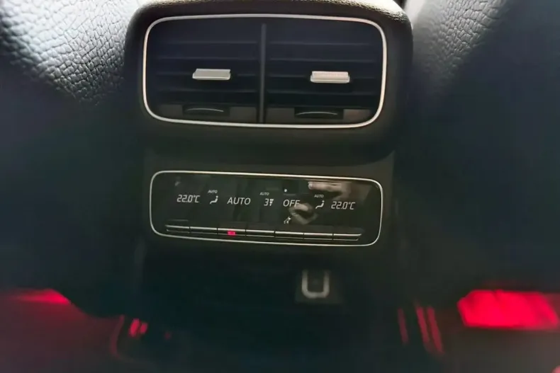 Mercedes-Benz GLE 300 (Clasa GLE) din 2023 cu 117.000 km - oferta MER246609 - foto 8
