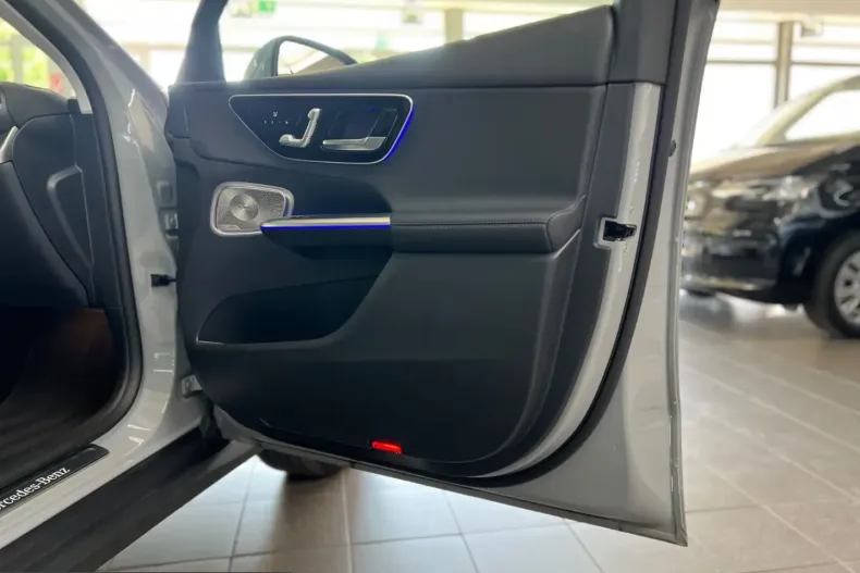 Mercedes-Benz GLC 300 (Clasa GLC) din 2025 cu 39.625 km - oferta MER246629 - foto 17