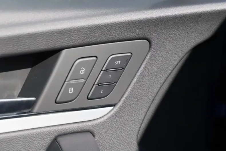 Audi Q5 din 2025 cu 12.080 km - oferta AUD246630 - foto 12