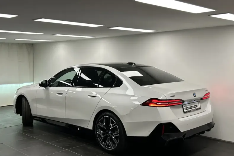 BMW 520 (Seria 5) din 2025 cu 15.100 km - oferta BMW246636 - foto 2