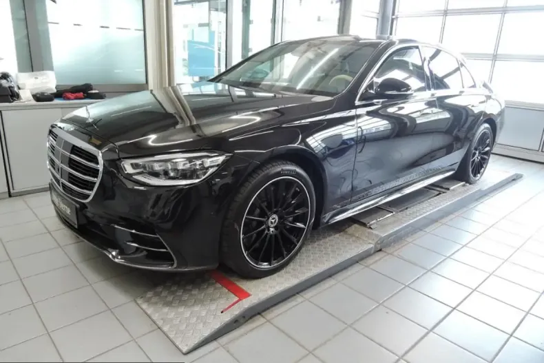 Mercedes-Benz S 580 (Clasa S) din 2023 cu 47.100 km - oferta MER246641 - foto 1