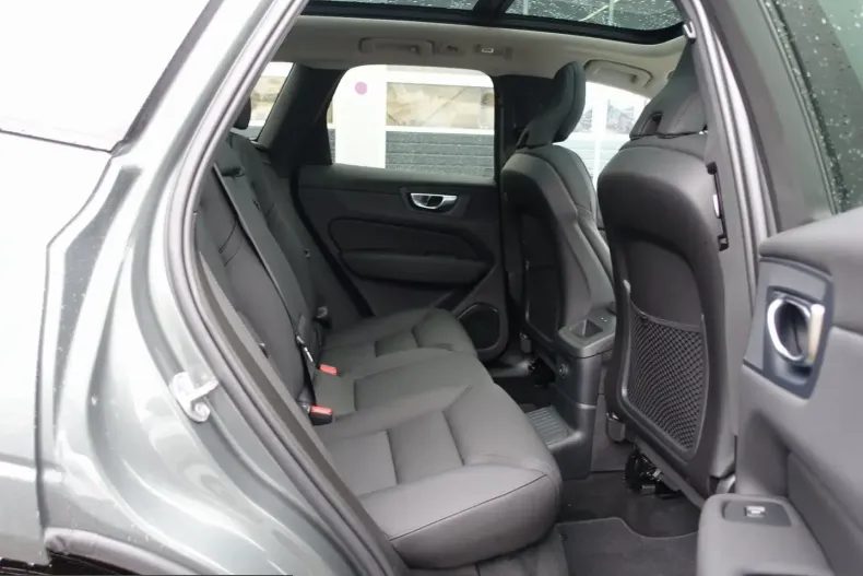 Volvo XC60 din 2025 cu 11.900 km - oferta VOL246644 - foto 10