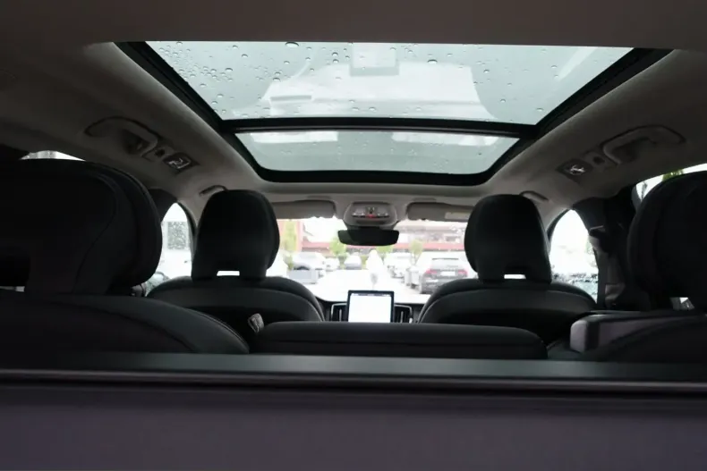 Volvo XC60 din 2025 cu 11.900 km - oferta VOL246644 - foto 19