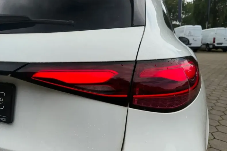Mercedes-Benz GLC 200 (Clasa GLC) din 2023 cu 47.056 km - oferta MER246653 - foto 10