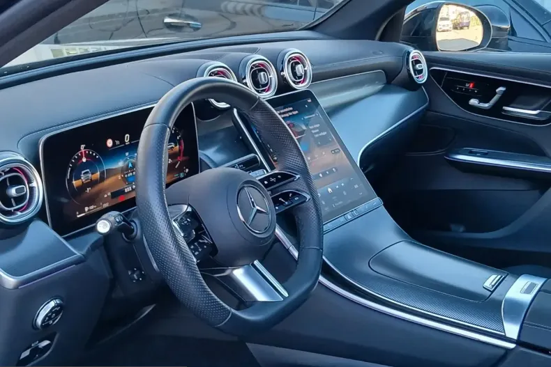 Mercedes-Benz GLC 200 (Clasa GLC) din 2023 cu 21.938 km - oferta MER246654 - foto 13