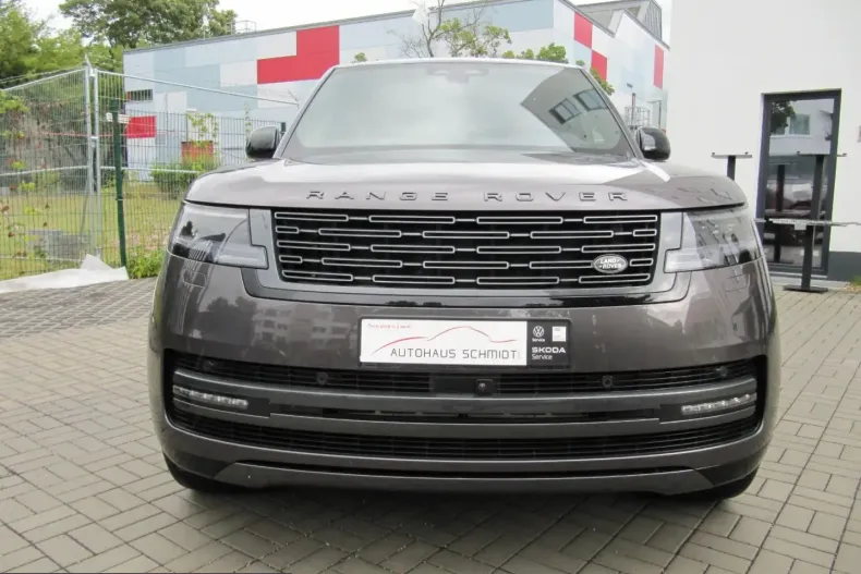 Land Rover Range Rover din 2025 cu 9.875 km - oferta LAN246662 - foto 2