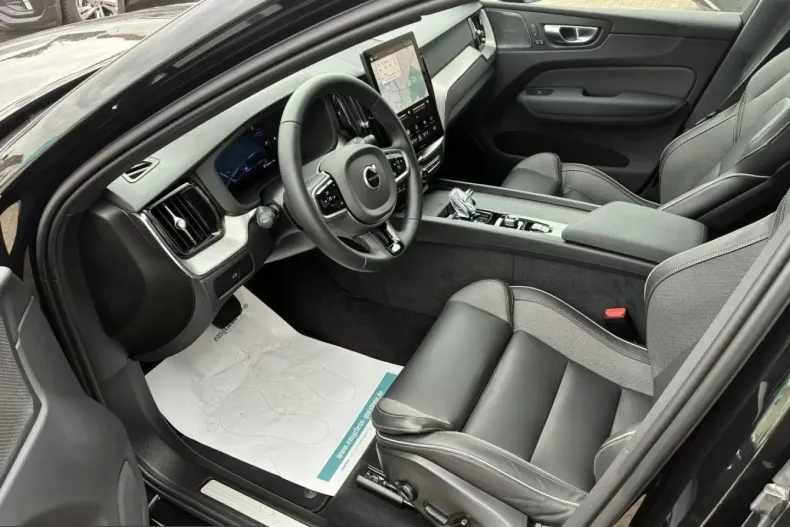 Volvo XC60 din 2025 cu 25.940 km - oferta VOL246684 - foto 9