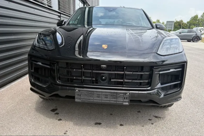 Porsche Cayenne din 2025 cu 10.700 km - oferta POR246688 - foto 2