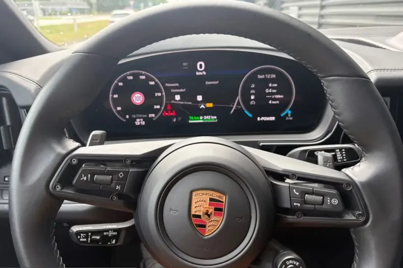 Porsche Cayenne din 2025 cu 10.700 km - oferta POR246688 - foto 22