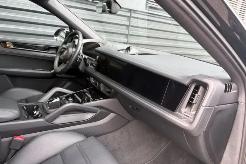 Porsche Cayenne din 2025 cu 10.700 km - oferta POR246688 - foto 23