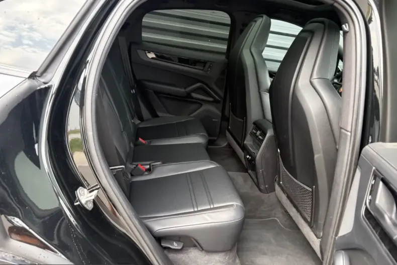 Porsche Cayenne din 2025 cu 10.700 km - oferta POR246688 - foto 28