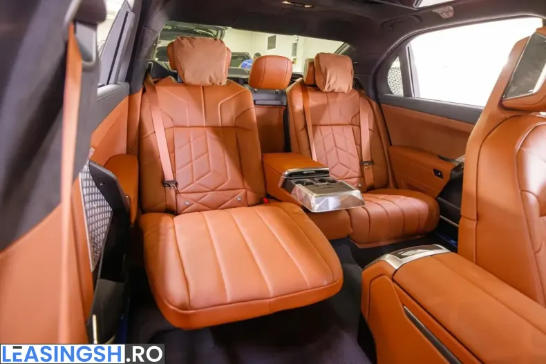 BMW 740 (Seria 7) din 2026 cu 20 km - oferta BMW246692 - foto 8