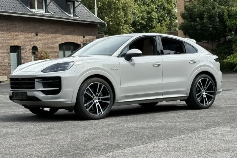 Porsche Cayenne din 2025 cu 12.100 km - oferta POR246694 - foto 4