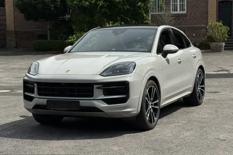Porsche Cayenne din 2025 cu 12.100 km - oferta POR246694 - foto 2