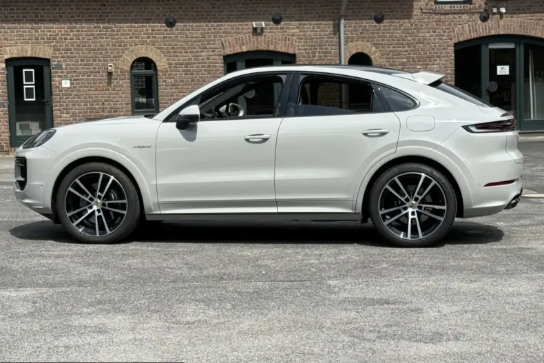 Porsche Cayenne din 2025 cu 12.100 km - oferta POR246694 - foto 6