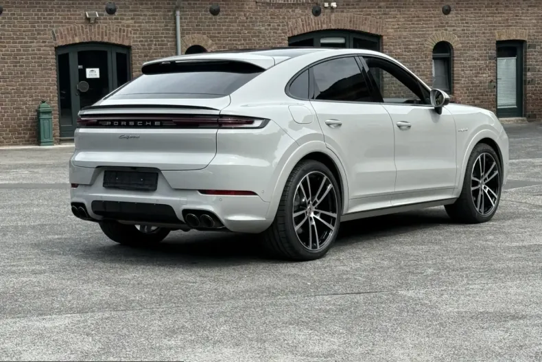 Porsche Cayenne din 2025 cu 12.100 km - oferta POR246694 - foto 12