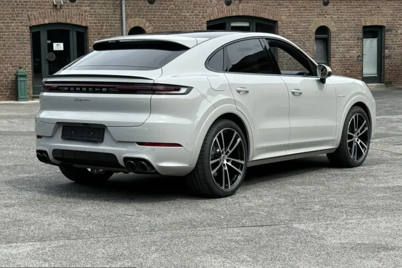 Porsche Cayenne din 2025 cu 12.100 km - oferta POR246694 - foto 13