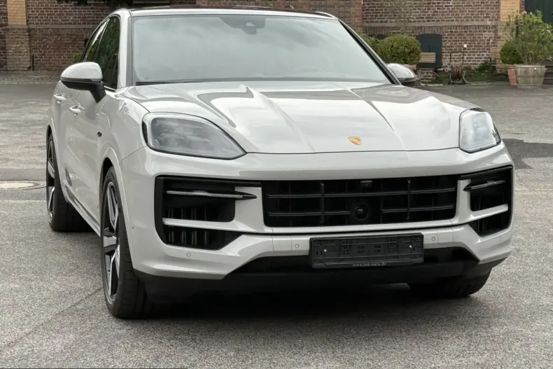 Porsche Cayenne din 2023 cu 6.200 km - oferta POR246695 - foto 9